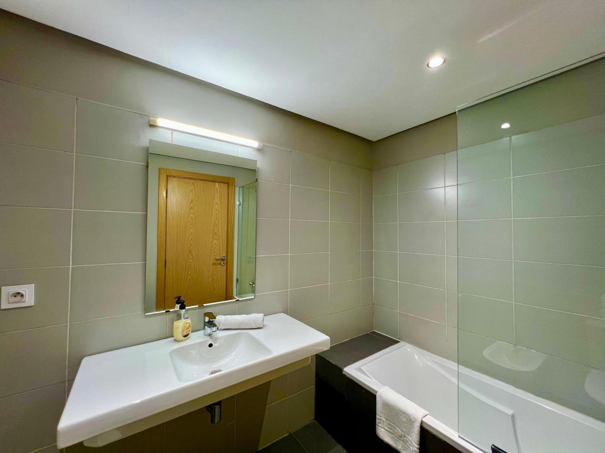 Comfortable 2 Bedrooms - Hilton Center View Appartement